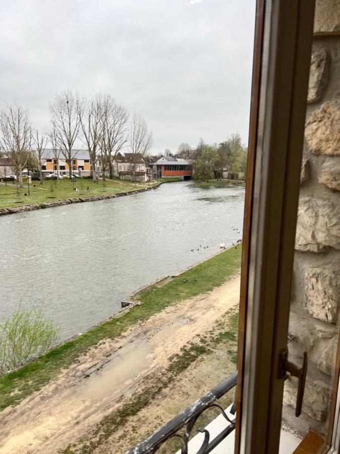 Sur Le Loing Hotell Moret-sur-Loing Exteriör bild